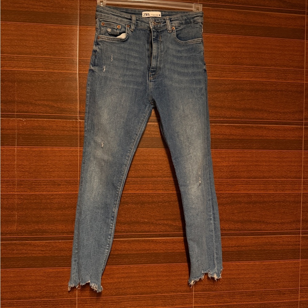 Zara Women's Blue Jeans Size 8